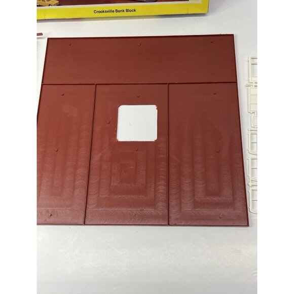 Heljan Con-Cor HO 903 Court House Square series “Crookville Bank Block” - Picture 3 of 15